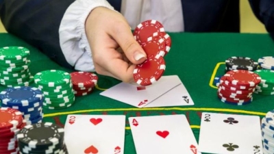 Những bí mật đằng sau các cách bịp poker mà bạn không ngờ